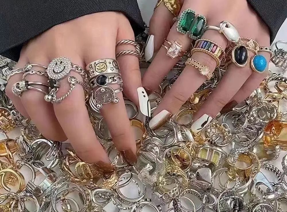 廉价戒指在抖音卖爆了! 廉价戒指在抖音卖爆了!